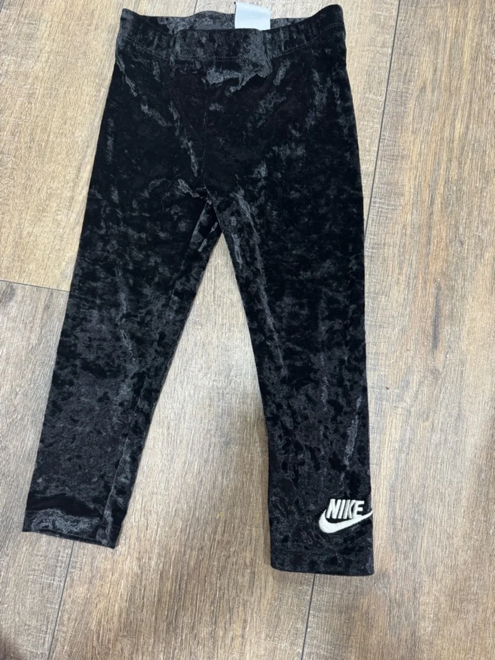 Nike White Top and Black Leggings Girls Matching Set - Picture 4 of 4